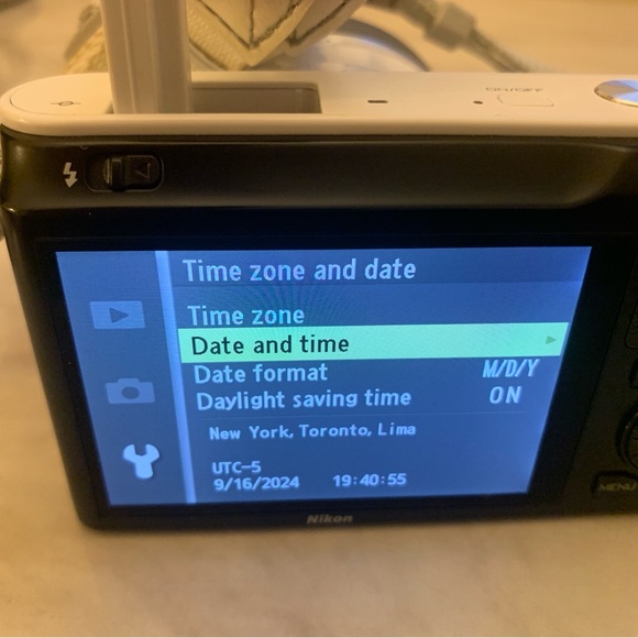 Nikon 1 J1 with Nikon 30-110mm f/3.8-5.6 VR Kit - Picture 6 of 9